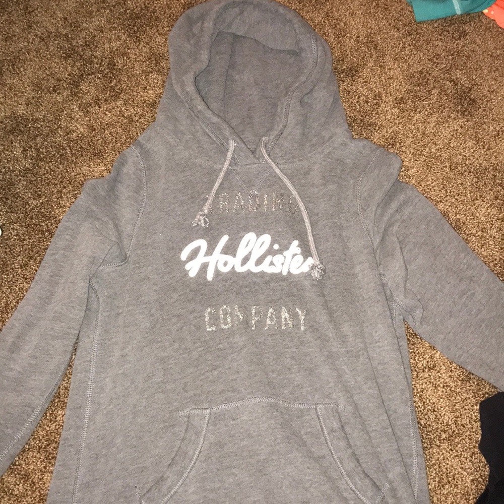 grey hollister hoodie